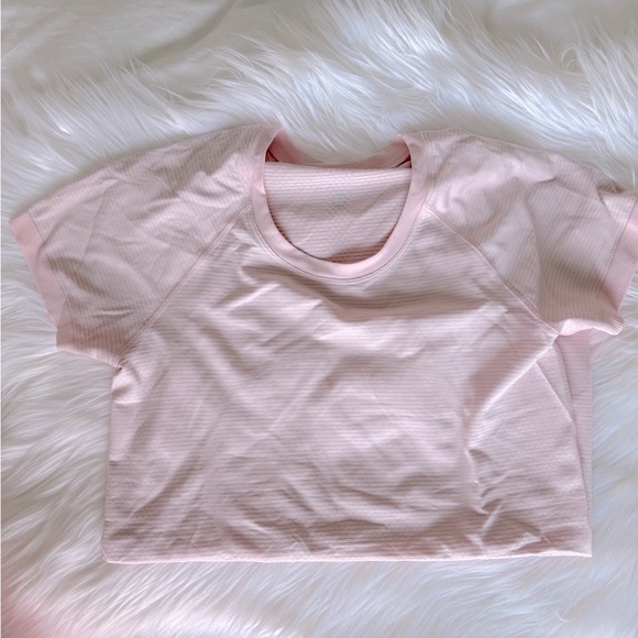 lululemon Swiftly Tech Short Sleeve Hip Length Strawberry Milkshake 6 - Picture 1 of 3